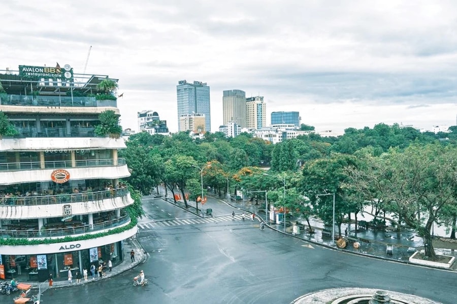 UBND TP. Hà Nội tán thành chủ trương phá bỏ tòa nhà "Hàm cá mập" để cải tạo Quảng trường Đông Kinh - Nghĩa Thục.