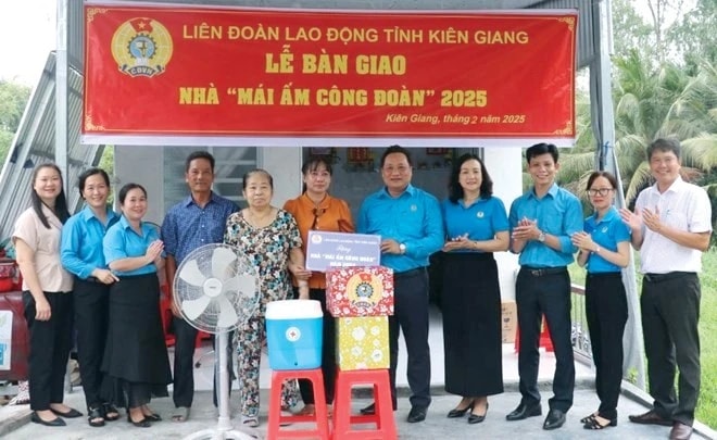 Bài 4: Vững tin trước những luận điệu sai trái, xuyên tạc