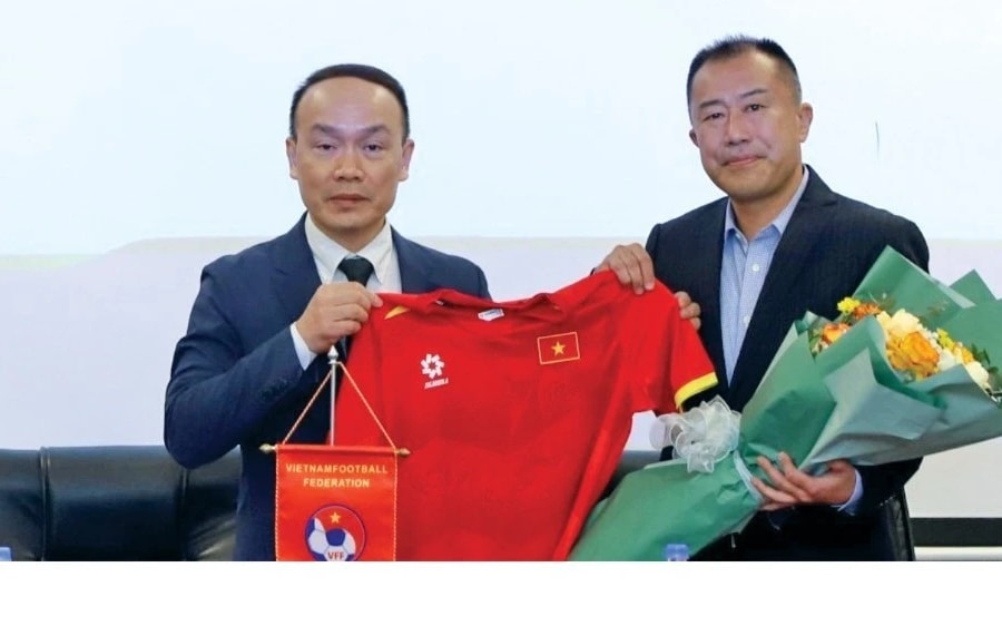 Huấn luyện viên Nhật Bản Okiyama Masahiko dẫn dắt đội tuyển nữ U17 và U20 Việt Nam