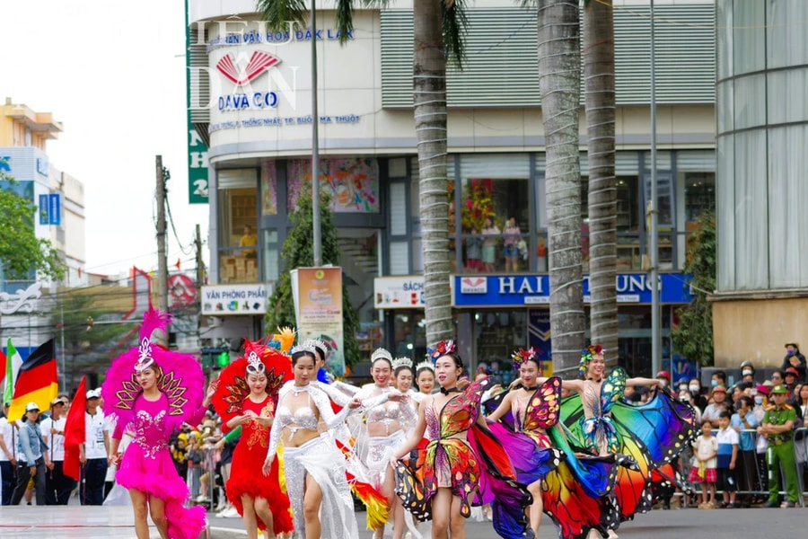 Buôn Ma Thuột sẵn sàng cho lễ khai mạc Lễ hội Cà phê lần thứ 9