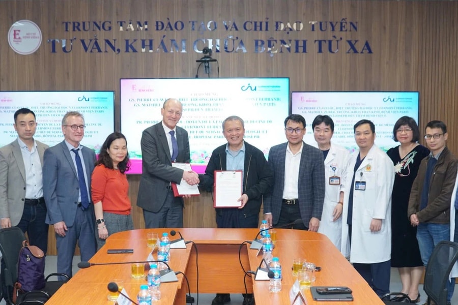 Trường ĐH Y Dược - ĐH Quốc gia Hà Nội hợp tác với ĐH Clermont Augverne, Cộng hòa Pháp 