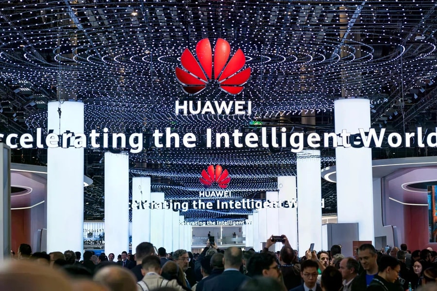 Nghị viện châu Âu lại vướng vào bê bối tham nhũng rúng động liên quan Huawei