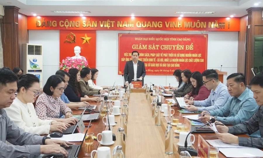 Khắc phục khó khăn do tình trạng thiếu giáo viên