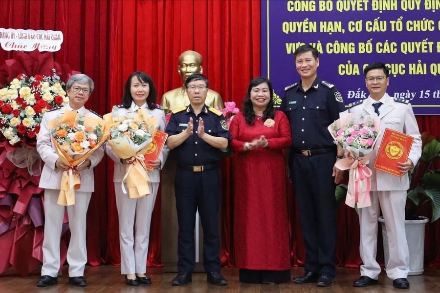 Công bố quyết định về công tác tổ chức bộ máy, nhân sự Chi cục Hải quan khu vực XIV