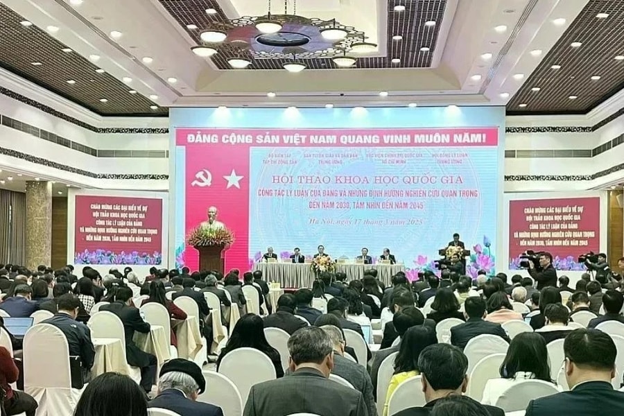 Lý luận phải đồng hành, vươn lên dẫn đường cho thực tiễn trong kỷ nguyên mới