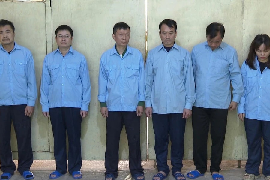 Hà Nội: Bắt nhóm cán bộ quận, phường nhận hối lộ để 'bảo kê' cho công trình xây dựng 