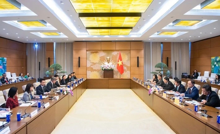 Chủ nhiệm Ủy ban Văn hóa và Xã hội Nguyễn Đắc Vinh tiếp đoàn doanh nghiệp Hoa Kỳ ngành sức khoẻ và khoa học đời sống