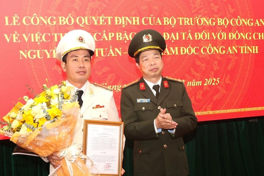 Phó giám đốc Công an tỉnh Bắc Giang được thăng cấp hàm Đại tá