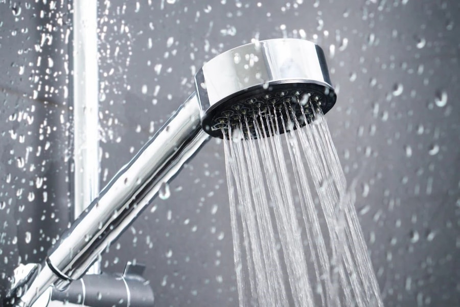 Thói quen nhiều người mắc phải làm tăng nguy cơ liệt mặt, méo miệng