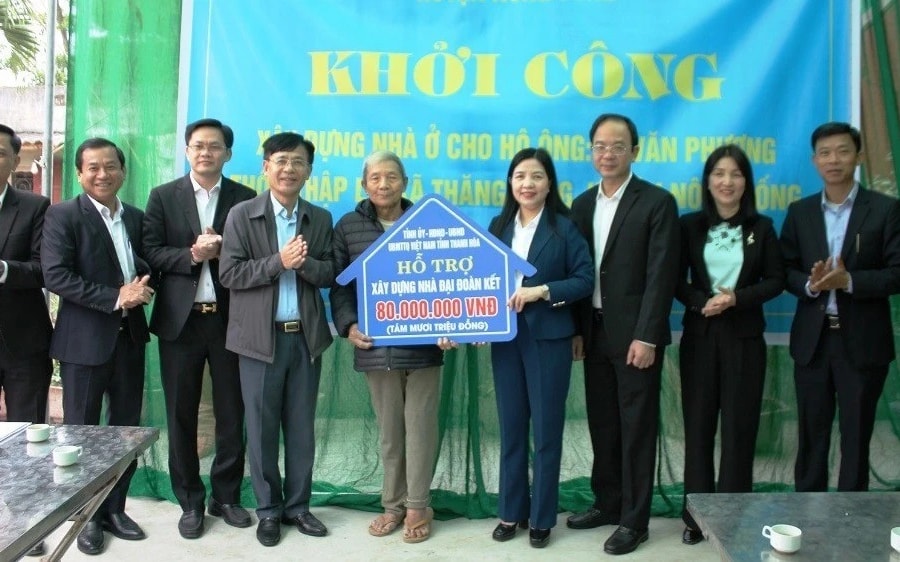 Bài 1: Những nếp nhà của tình đoàn kết