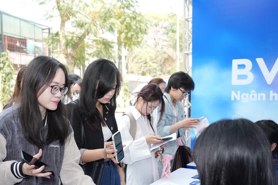 NEU Career Week 2025: Doanh nghiệp ưu tiên tuyển dụng sinh viên biết sử dụng AI