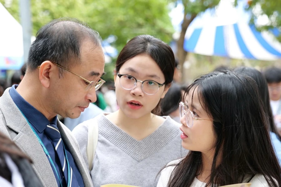 Sự kiện giáo dục nổi bật tuần qua: Bỏ xét tuyển sớm, ngành giáo dục sửa 3 Luật, hoàn thiện cơ chế chính sách cho ngành khoa học công nghệ...