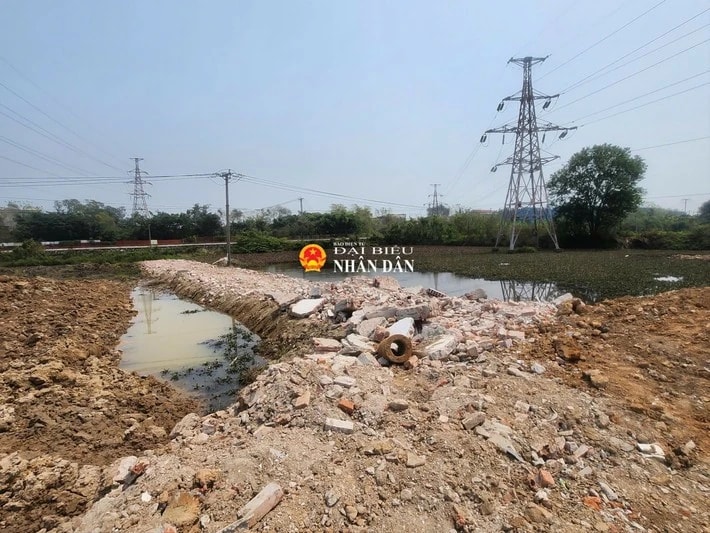 Hà Nội: Doanh nghiệp giải trình làm rõ phản ánh dùng phế liệu san nền dự án, cam kết tuân thủ pháp luật