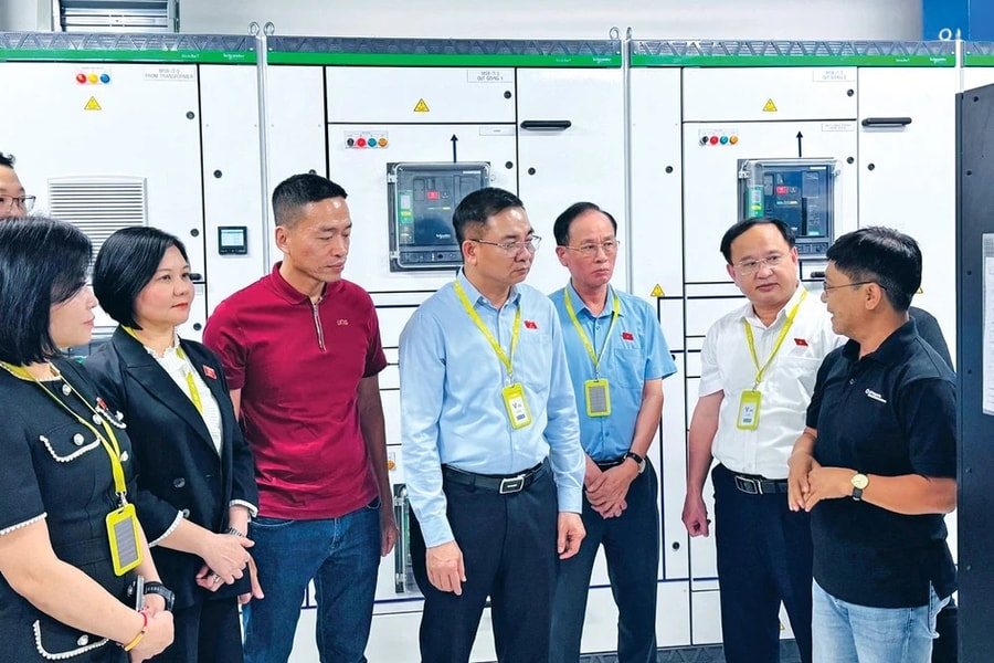 Đoàn khảo sát của Ủy ban Quốc phòng, An ninh và Đối ngoại làm việc với Công ty Cổ phần VNG 