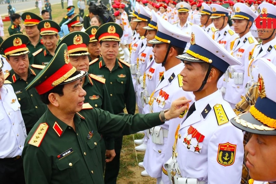 Kiểm tra hợp luyện diễu binh, diễu hành trong Lễ kỷ niệm 50 năm Ngày Giải phóng miền Nam, thống nhất đất nước
