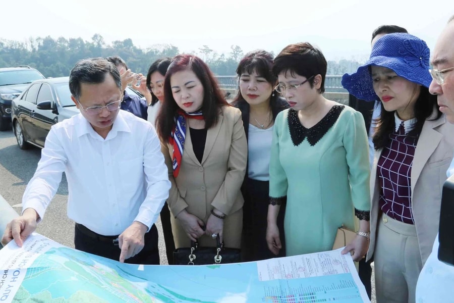 Đoàn khảo sát của Ủy ban Kinh tế và Tài chính làm việc tại Quảng Ninh