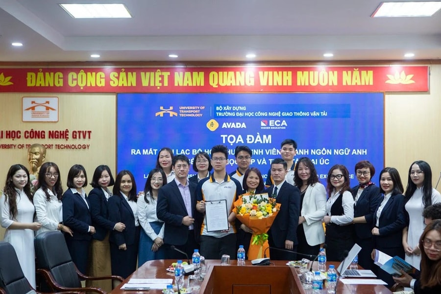 Trường ĐH Công nghệ Giao thông Vận tải ra mắt Câu lạc bộ học thuật sinh viên ngành ngôn ngữ Anh 