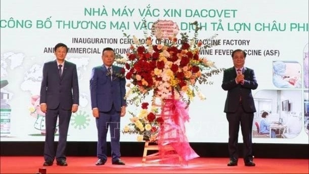 Phó Chủ tịch Quốc hội Lê Minh Hoan dự Lễ khánh thành Nhà máy vaccine DACOVET