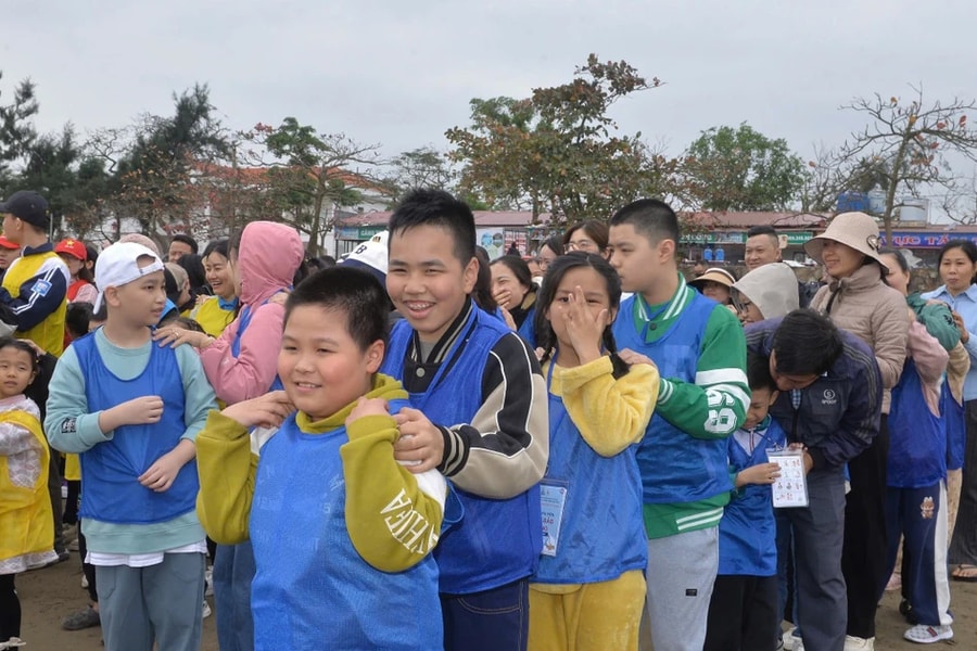 Hàng trăm trẻ tự kỷ hào hứng tham gia sự kiện Ngày Việt Nam nhận thức về tự kỷ 