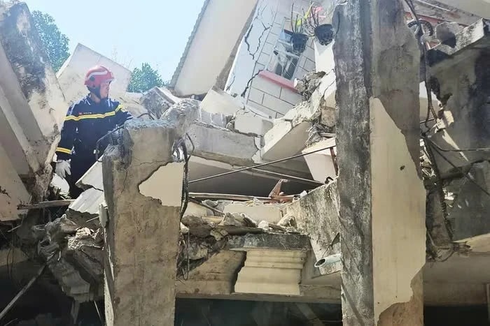 Hình ảnh Đoàn cứu hộ Bộ Công an Việt Nam hoạt động cứu nạn tại Myanmar