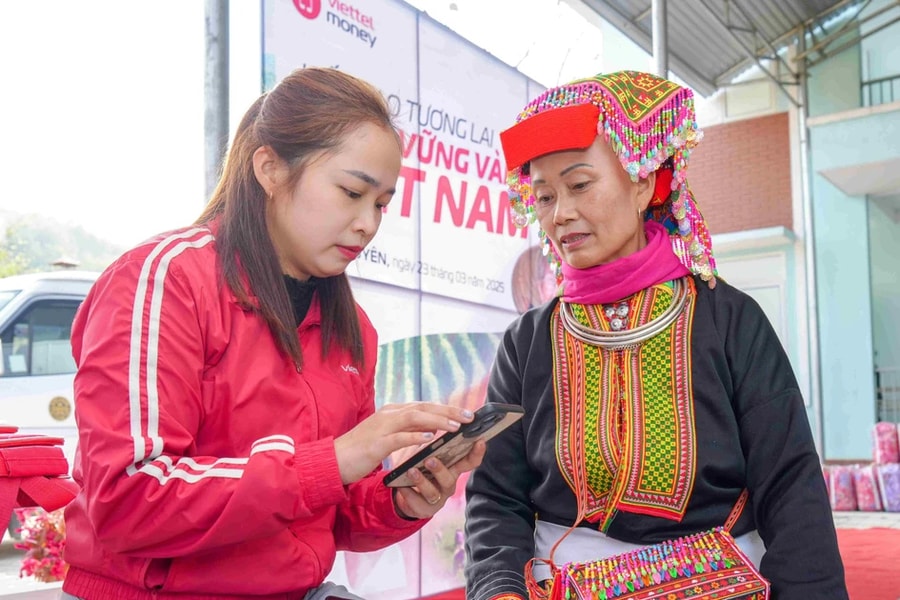 Viettel đồng hành cùng ngành y tế trong chăm sóc sức khỏe cộng đồng