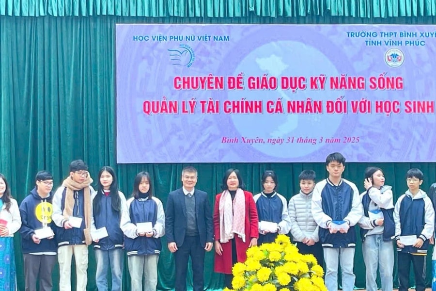 Học viện Phụ nữ Việt Nam tổ chức giáo dục kỹ năng sống, tư vấn tuyển sinh