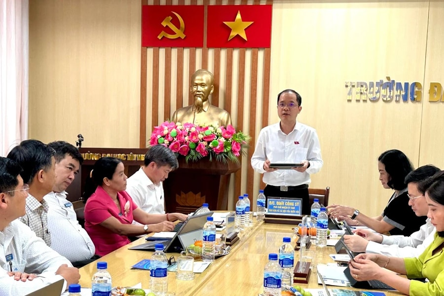 Đoàn giám sát của Ủy ban Thường vụ Quốc hội làm việc với Trường Đại học Tây Nguyên