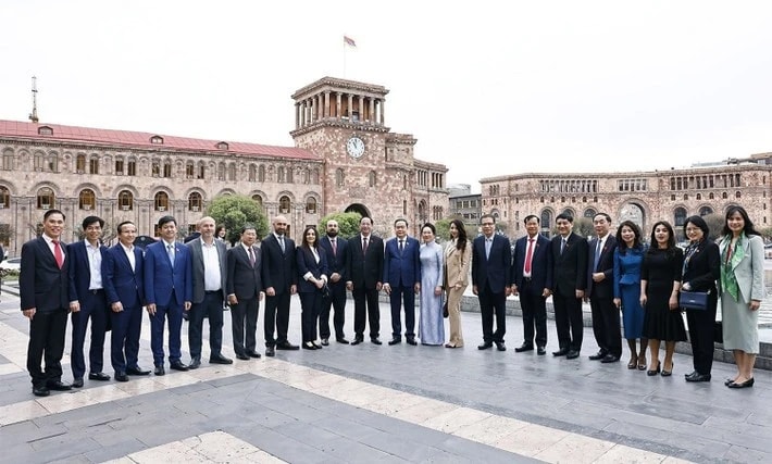 Chủ tịch Quốc hội Trần Thanh Mẫn và Phu nhân tham quan Bảo tàng lịch sử Quốc gia Armenia