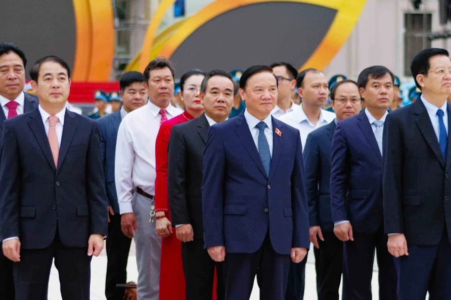 Phó Chủ tịch Quốc hội Nguyễn Khắc Định dự Lễ Thượng cờ kỷ niệm 50 năm giải phóng tỉnh Khánh Hòa