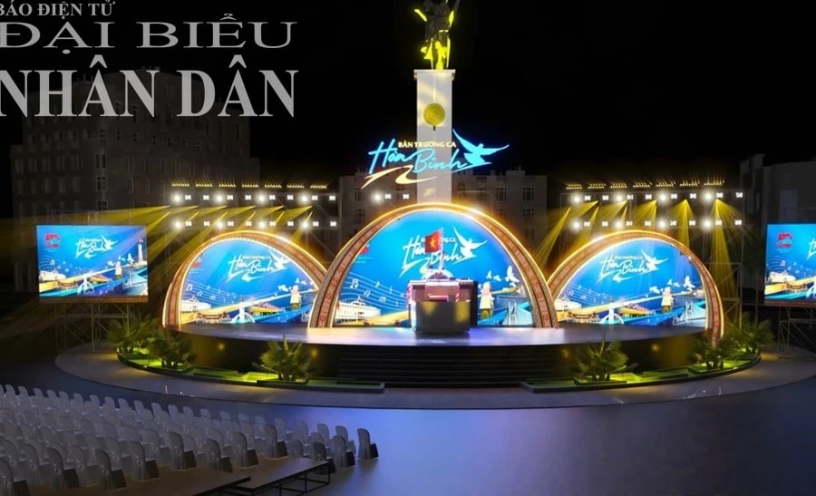 Phân luồng giao thông khu vực Tượng đài chiến thắng Buôn Ma Thuột phục vụ cầu truyền hình “Bản trường ca hòa bình”