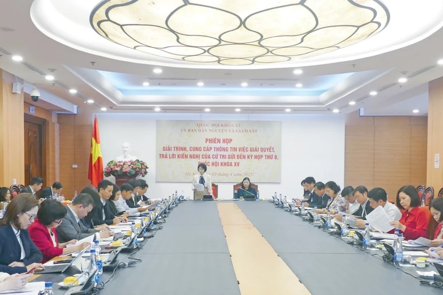 Phiên họp giải trình, cung cấp thông tin việc giải quyết, trả lời kiến nghị của cử tri gửi đến Kỳ họp thứ Tám, Quốc hội Khóa XV