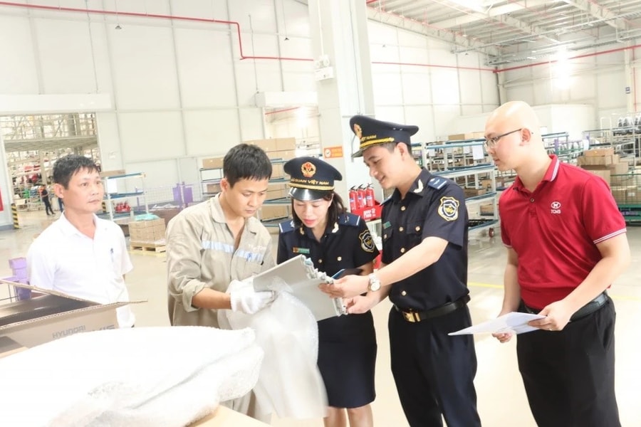 Hải quan thu ngân sách quý I đạt 19,5% dự toán