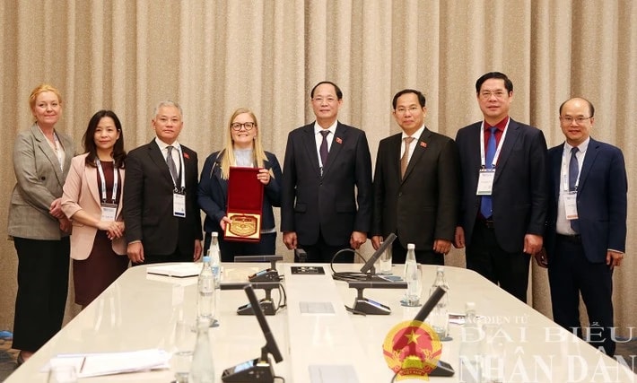 Phó Chủ tịch Quốc hội, Thượng tướng Trần Quang Phương gặp Phó Chủ tịch Quốc hội Thụy Điển Julia Krondid