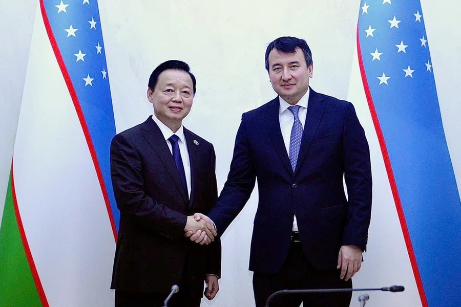 Phó Thủ tướng Chính phủ Trần Hồng Hà hội đàm với Phó Thủ tướng Uzbekistan Jamshid Khodjaev