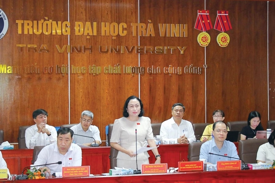 Đoàn giám sát của Ủy ban Thường vụ Quốc hội làm việc tại Trà Vinh