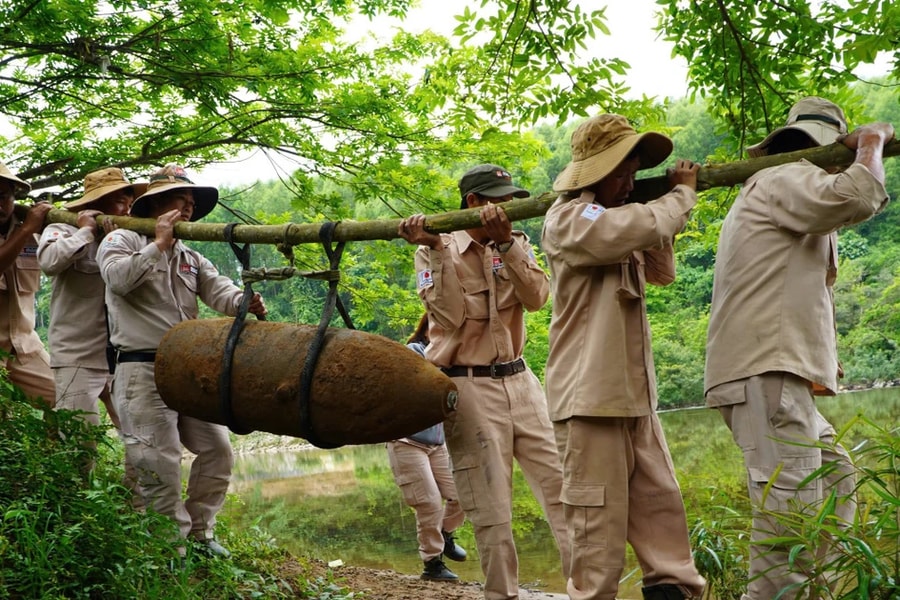 Quảng Bình di dời an toàn quả bom nặng 360kg