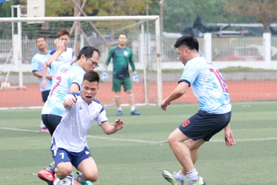 17 đội bóng thi đấu tranh Cúp Báo Lao động Thủ đô lần thứ X