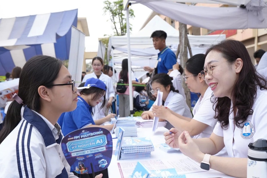 Chương trình đối thoại, tư vấn, hướng nghiệp 2025: Hành trang vào đời cho học sinh Hà thành