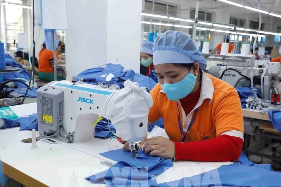 Dệt may nỗ lực thích ứng với chính sách thuế mới