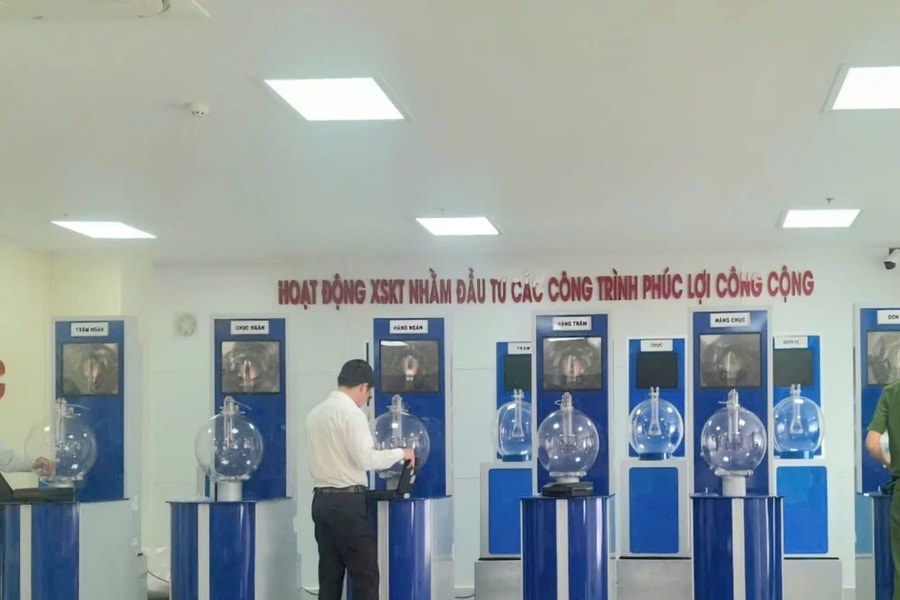 Công ty Xổ số kiến thiết Long An thường xuyên bảo dưỡng hệ thống máy xổ số