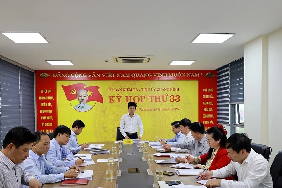 Chi cục trưởng Chi cục Thi hành án dân sự TP. Đồng Hới bị cách chức tất cả các chức vụ trong Đảng