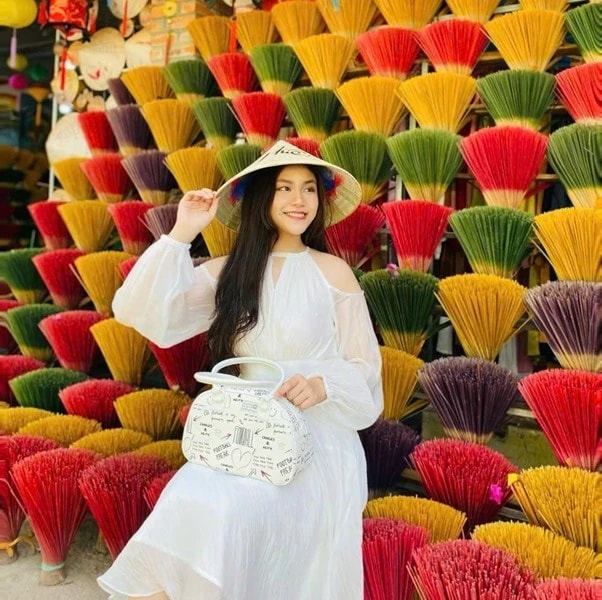 Nữ sinh Việt giành giải Nhất cuộc thi viết văn tại Trung Quốc