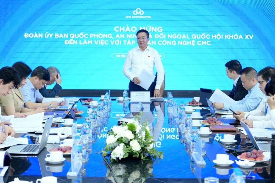 Đoàn khảo sát của Ủy ban Quốc phòng, An ninh và Đối ngoại làm việc với Tập đoàn công nghệ CMC