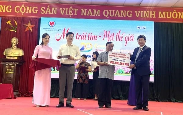 Hơn 22 tỷ đồng ủng hộ Quỹ hội bảo trợ người khuyết tật và trẻ mồ côi Việt Nam