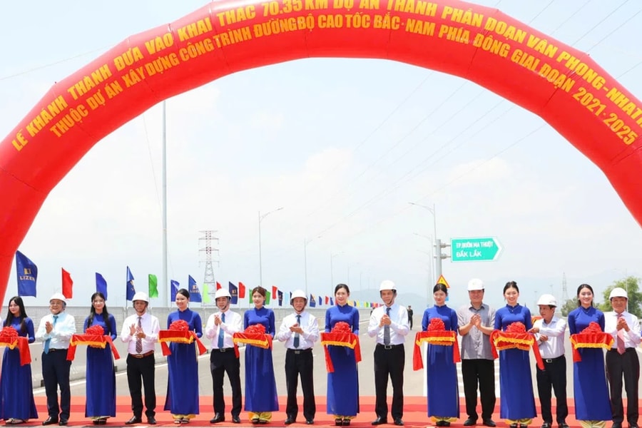 Khánh thành công trình đường bộ cao tốc Vân Phong - Nha Trang