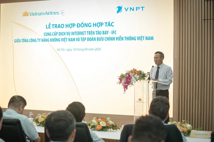 Vietnam Airlines “bắt tay” VNPT triển khai dịch vụ Internet trên không