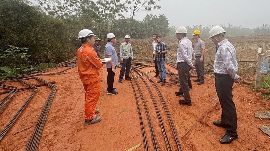 Lãnh đạo EVN kiểm tra tình hình thi công Đường dây 500kV Lào Cai - Vĩnh Yên
