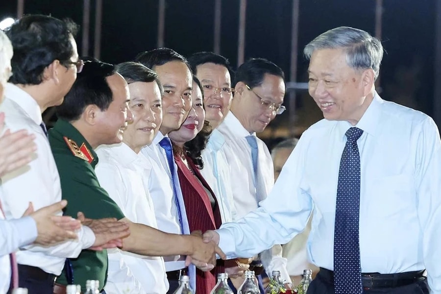 Tổng Bí thư Tô Lâm dự Chương trình nghệ thuật "Đất nước trọn niềm vui"