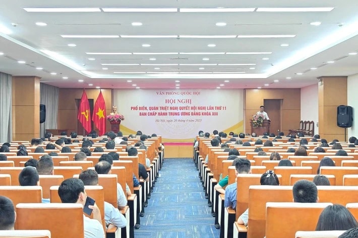 Hội nghị lịch sử, bàn về những vấn đề lịch sử, quyết định cho sự nghiệp của đất nước với tầm nhìn trăm năm