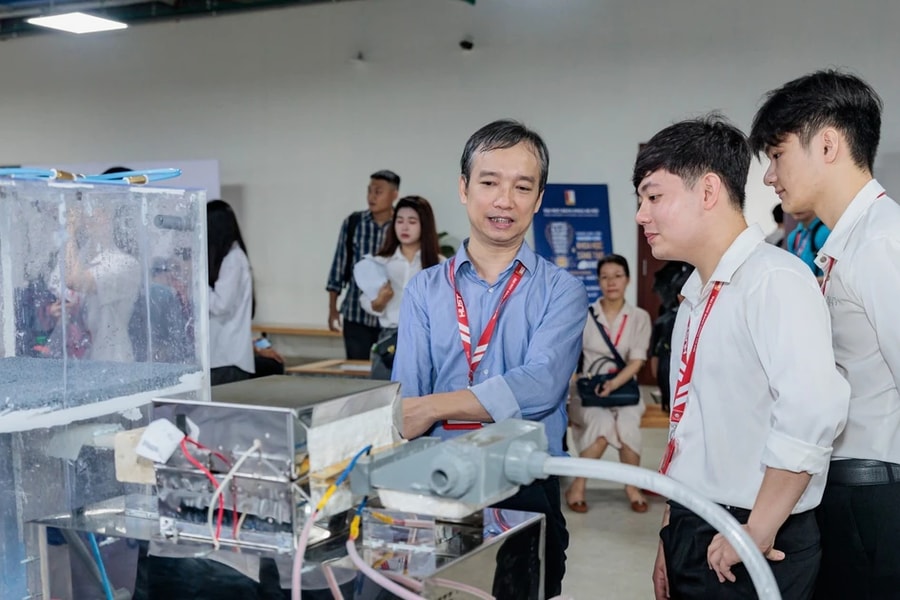 Đề xuất sinh viên nhóm ngành STEM được vay toàn bộ học phí và tiền sinh hoạt phí tối đa là 5 triệu đồng/tháng